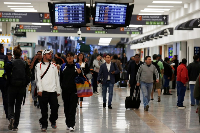 Airlines complain about Mexico passenger arrival fee increase