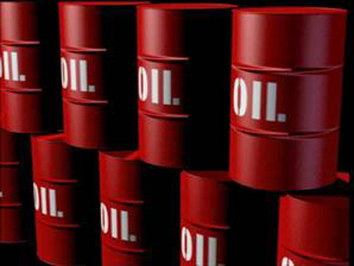 Crude oil weaker, higher U.S. inventory expected