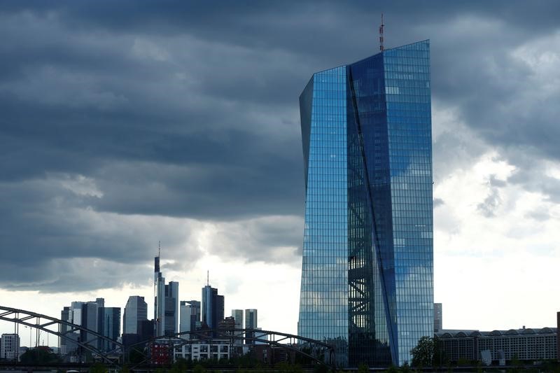 Brexit, bad debt among top risks facing euro zone banks, ECB says