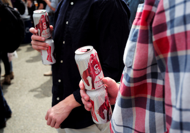 Canadian craft brewers scramble for aluminum cans