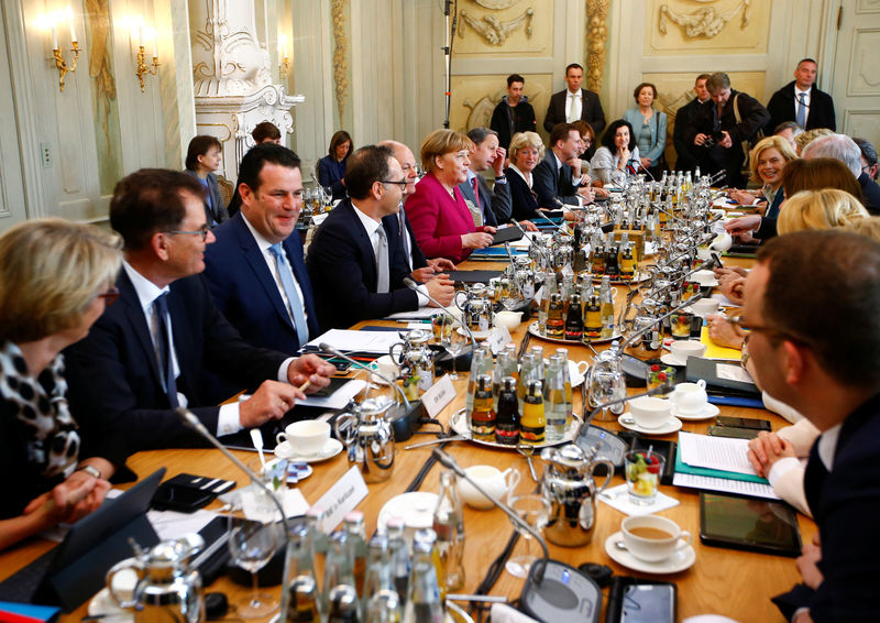 Germany's SPD urge Merkel's conservatives to speed up euro zone reform