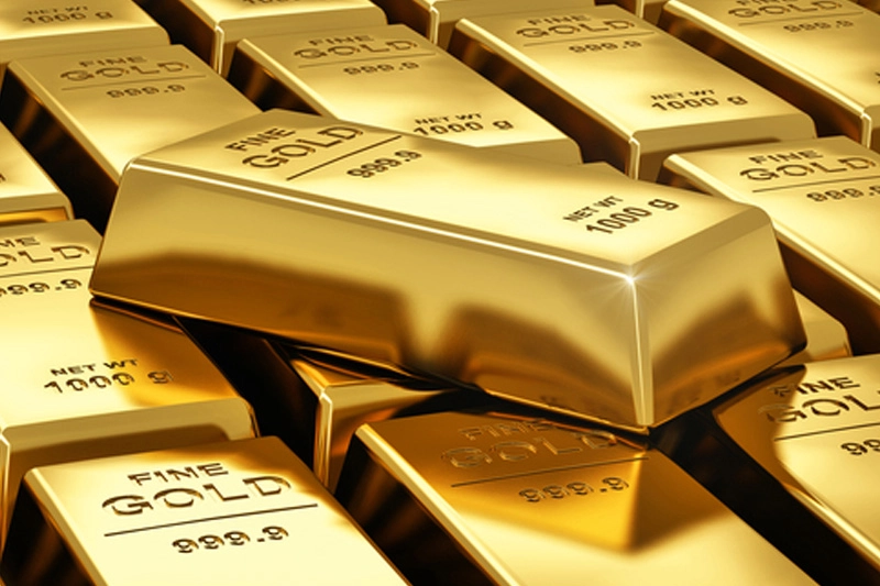 Gold Up, Set for Best Week in Nine as Ukraine Conflict Drags On