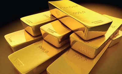 Gold steadies near 4-week low ahead of US data