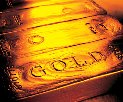 Gold at three-week high as investors assess China currency move