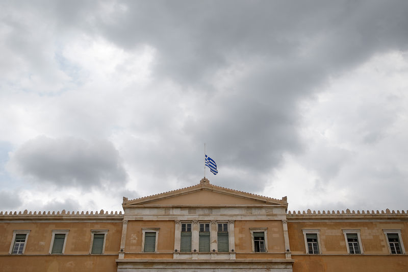 Greece gets investor thumbs-up with first 10-year bond sale since crisis