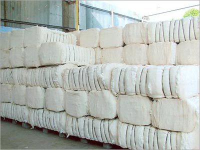 ICE cotton falls to 6-wk low on weak China demand, commodities sell-off