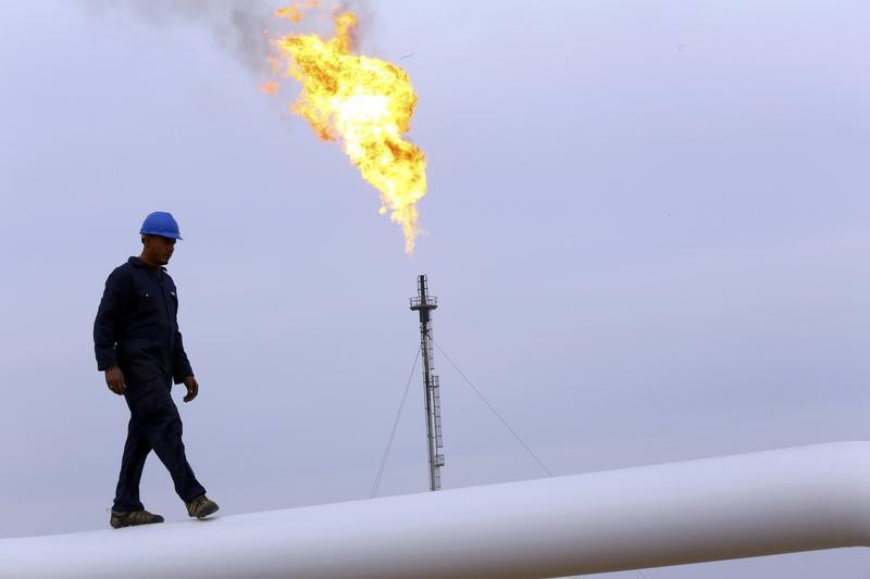 Oil down 5% as world growth, China worries fuel selloff 
