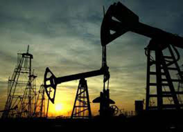 Oil prices kick off week with losses