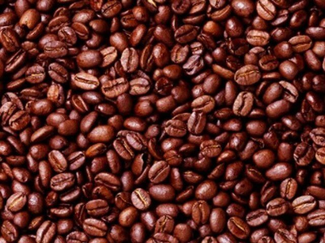 Arabica coffee falls nearly 2%; sugar and cocoa recover