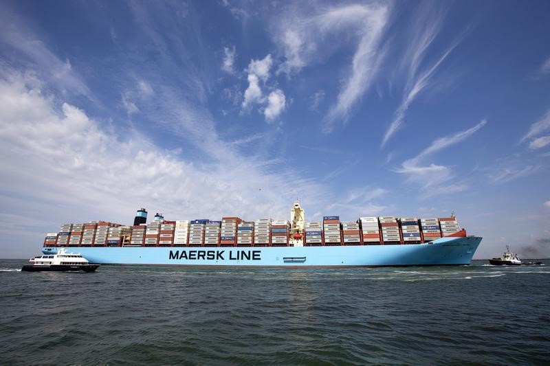 Container Ships Headed for U.S. Poised to Worsen Port Bottleneck