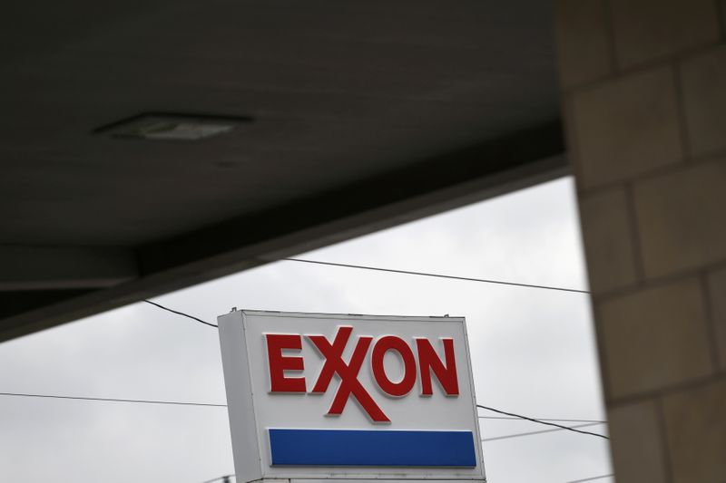 Exxon Texas refinery workers to vote on removing union