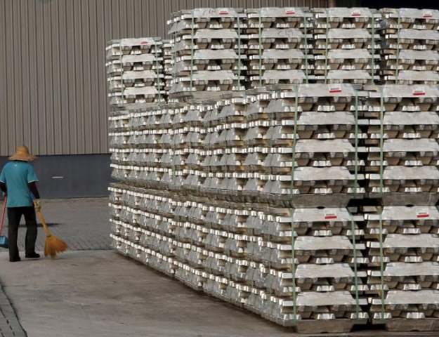 Zinc boosted by output cuts driven by power crunch