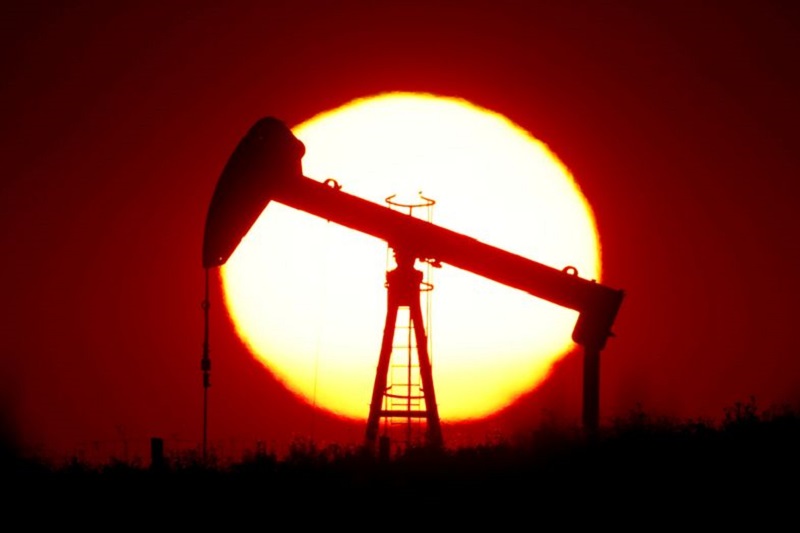 Crude Oil Higher; Omicron Variant and OPEC+ Meeting in Focus