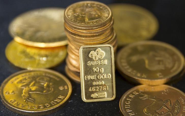 Gold treads water, copper prices flat ahead of China PMIs