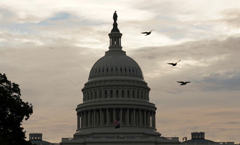 U.S. Congress aims for quick passage of bill averting government shutdown