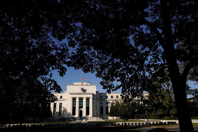 Fed ‘Shock Therapy’ Not Needed to Tame Hot Economy, Krugman Says