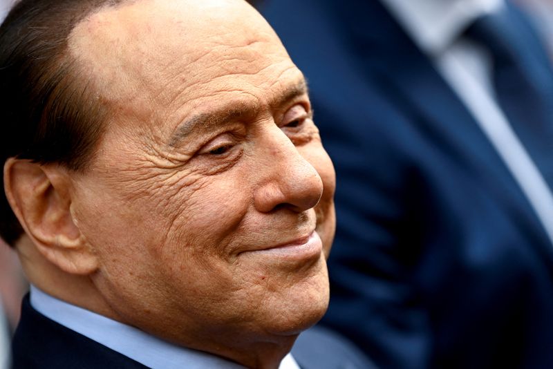 Italy's Berlusconi decides against running for president