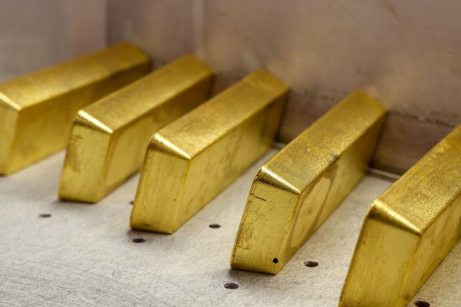 Gold Steady After Biggest Weekly Drop Since June on Fed Liftoff