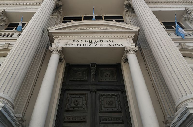 Argentina central bank to analyze rate hike on Wednesday -source