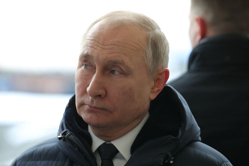 Putin tells Europe: You still need Russian gas but we're turning east