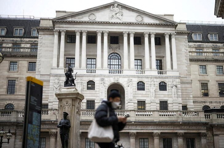 Analysis-Bank of England keeping its options open for future rate hikes