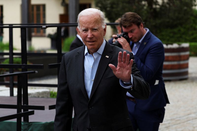 Biden raises U.S. tariff rate on certain Russian imports to 35%