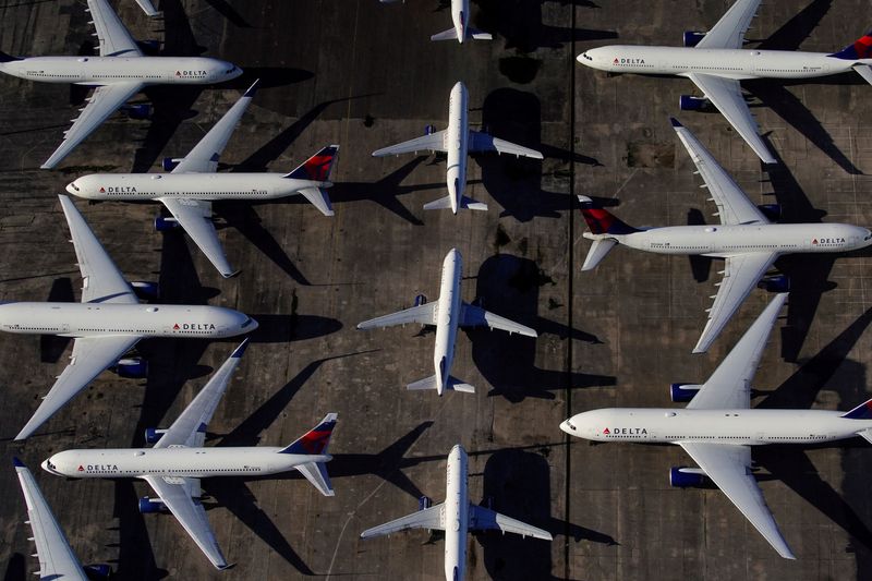 Delta CEO says airline trying to reach deal with Boeing