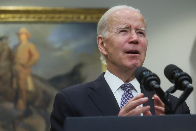 Biden heads to Florida to campaign against DeSantis with midterms looming