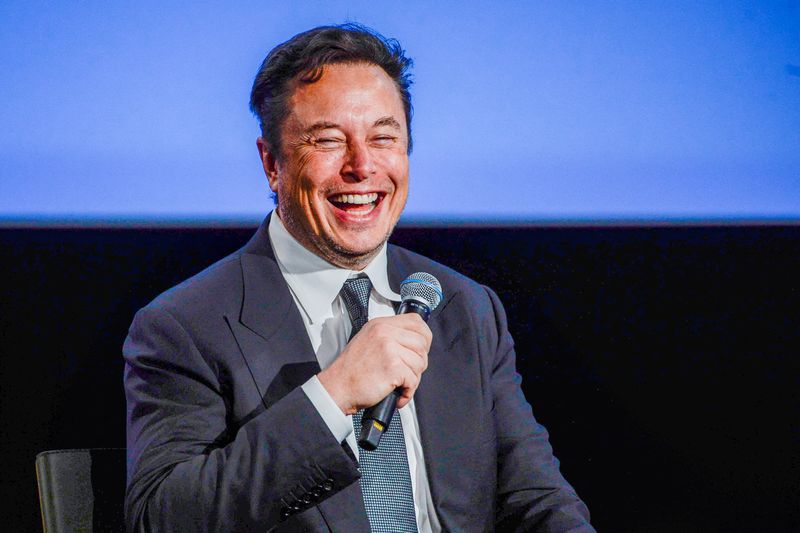 Musk sells Tesla shares worth .95 billion days after Twitter takeover