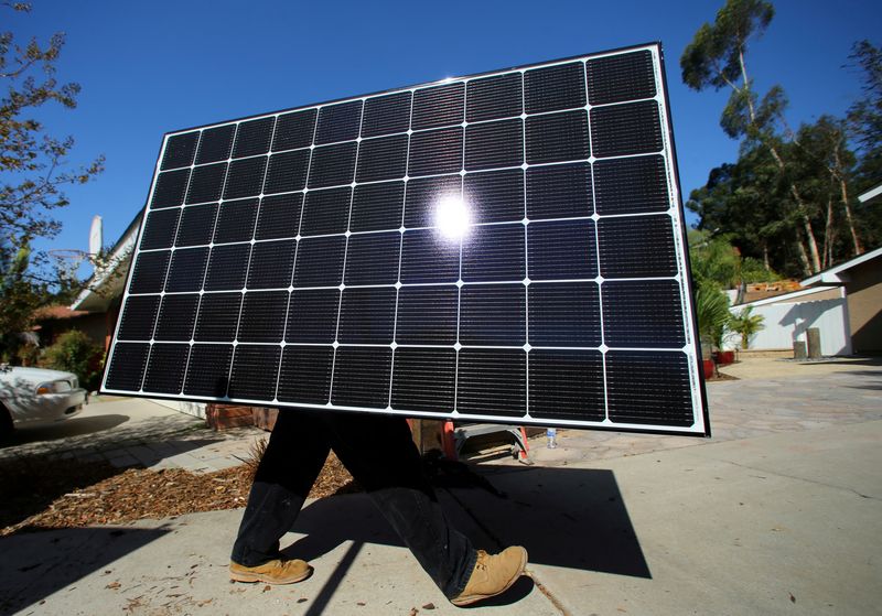 California regulators approve changes to rooftop solar policy
