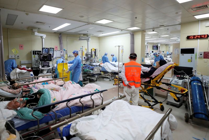 Chinese hospitals 'extremely busy' as COVID spreads unchecked