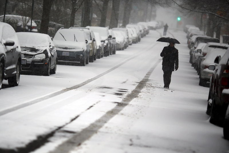 U.S. grapples with sprawling winter storm system
