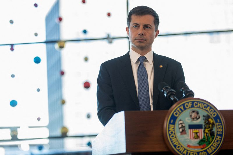 U.S. lawmakers want Buttigieg to speed deployment of connected vehicles