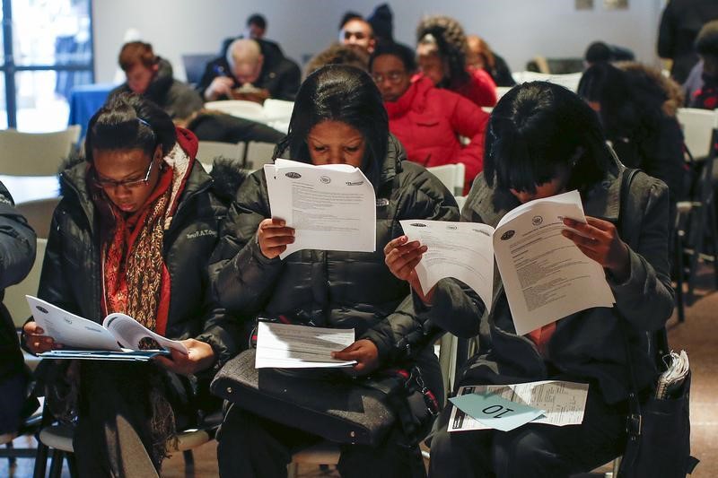 U.S. weekly jobless claims rise to 225,000 - Labor Department data
