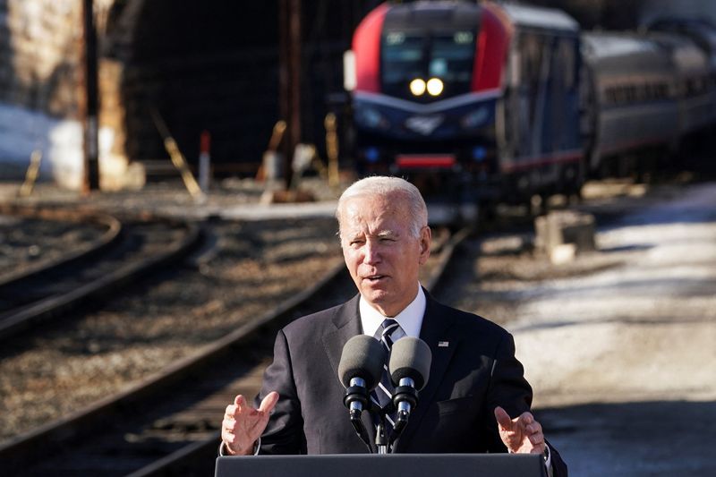 Biden offers millions and hope for delayed Hudson River tunnel project