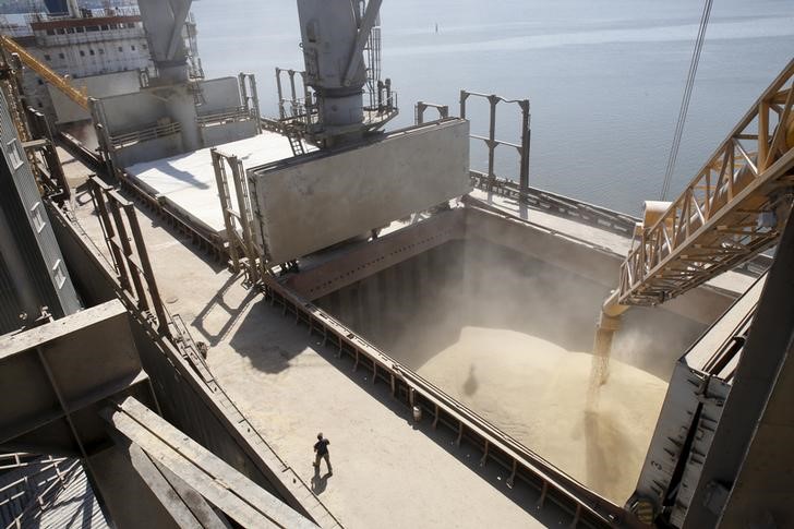 Russia strikes Ukrainian grain exporting port before Putin-Erdogan talks