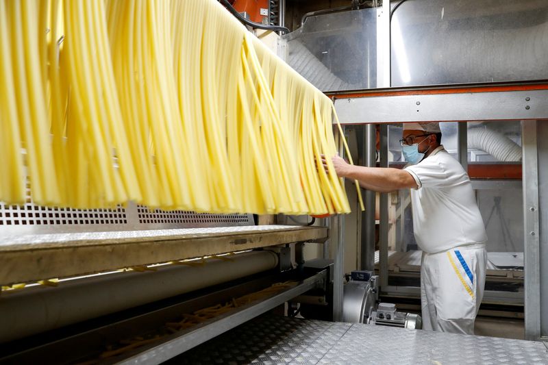 Analysis-High pasta prices set to boil over as Canada's wheat withers