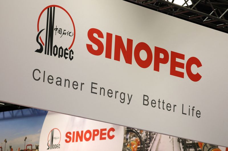China's Sinopec plans steady refinery output on fuel recovery