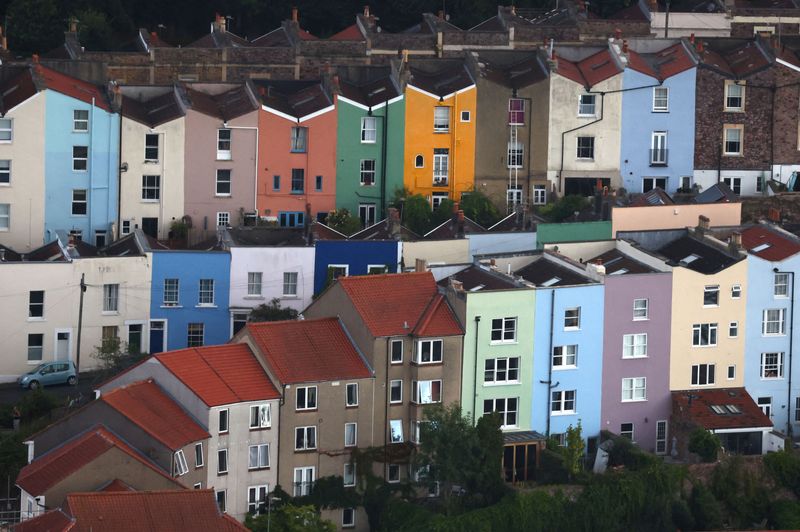 UK home sales on course to fall to lowest since 2012: Zoopla