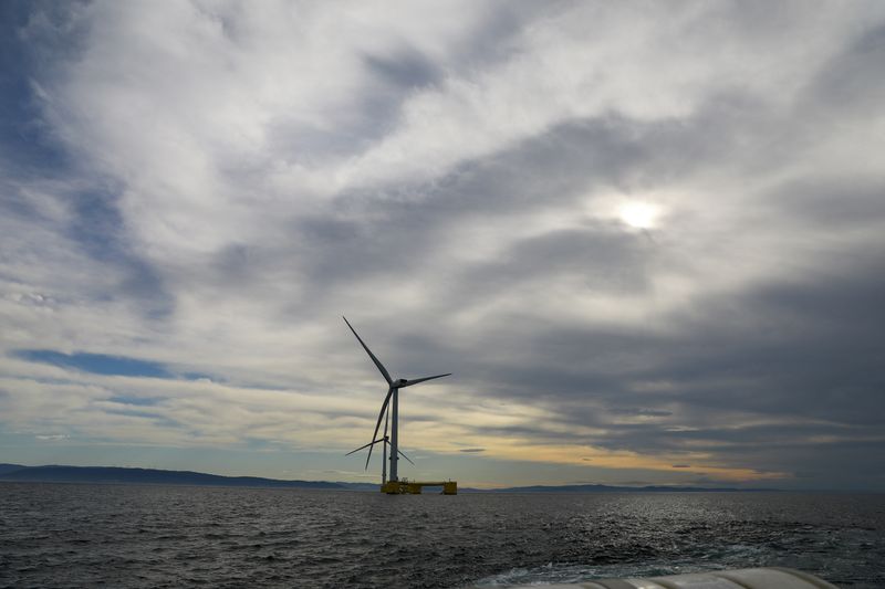 Wood Mackenzie: govts' 'unrealistic' offshore wind expansion target would require  billion by 2026