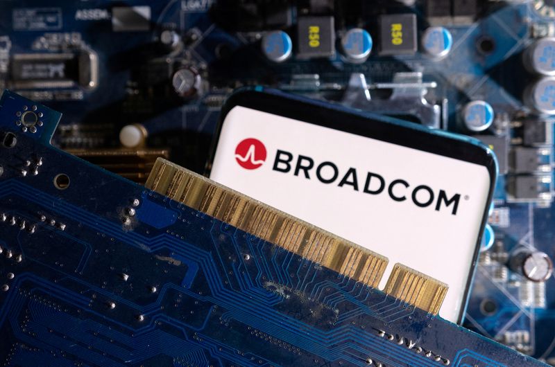 Broadcom sees revenue below estimates on weak enterprise spending