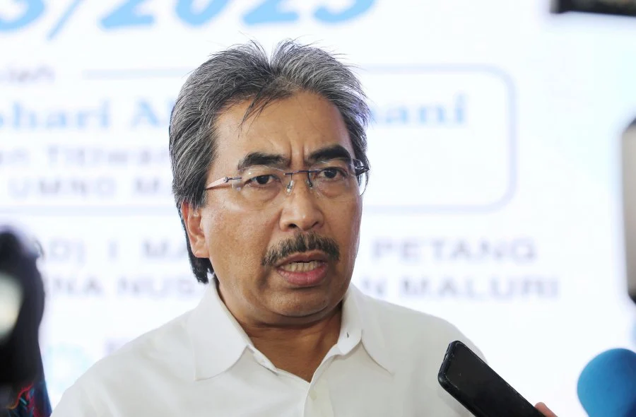 Plantation and Commodities Minister Datuk Seri Johari Abdul Ghani. -- NSTP Filepic